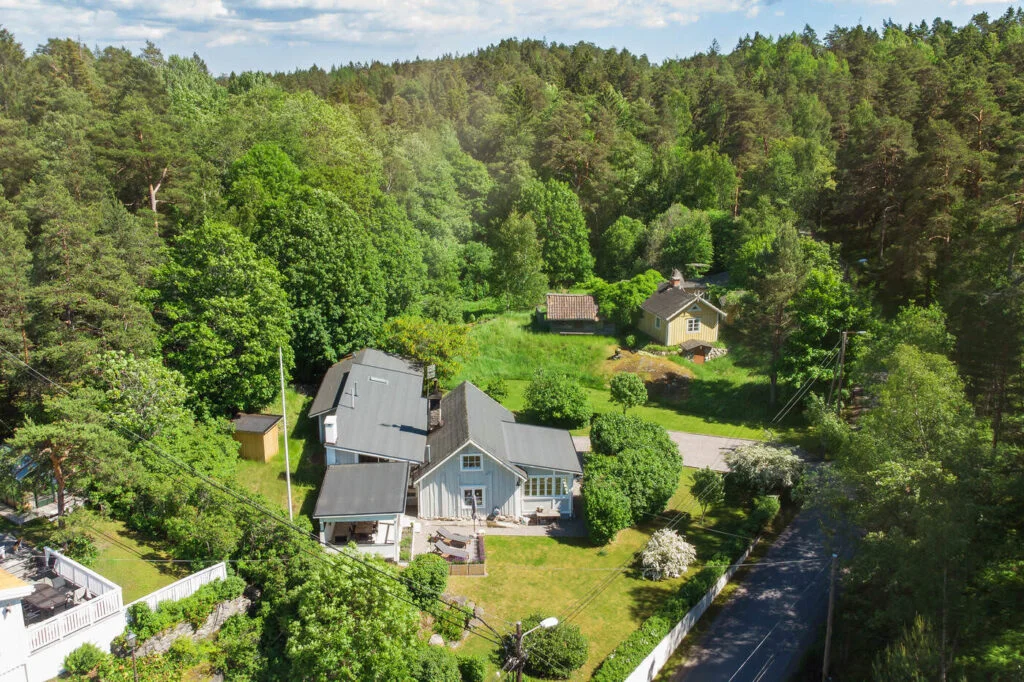 31. Plattsa╠ettning ny stentrappa till 2 planshus 1024x682